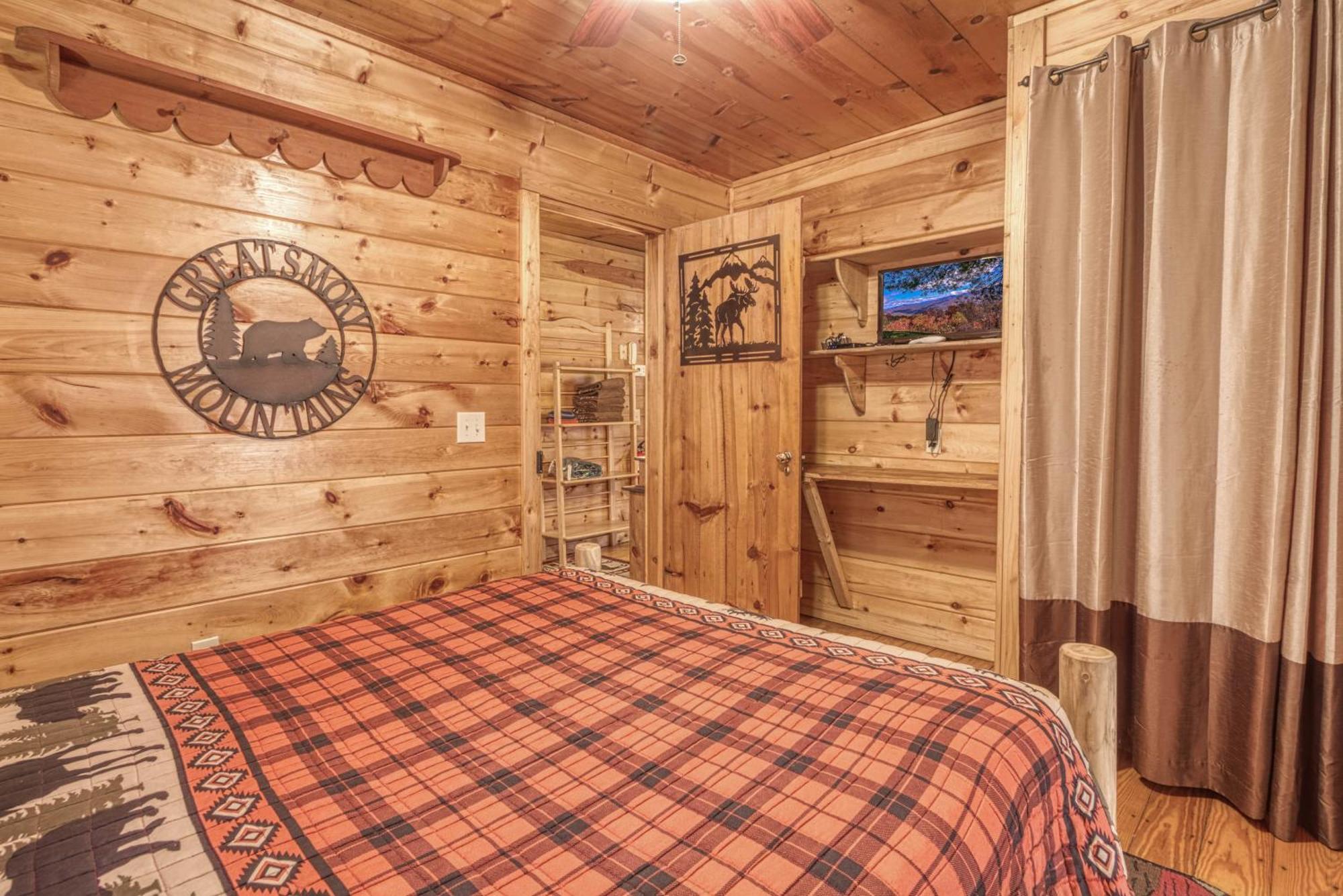 Bear Den, Hot Tub, 1089 Of Free Attraction Tickets For Each Paid Day, Dollywood And More! Sevierville Rum bild